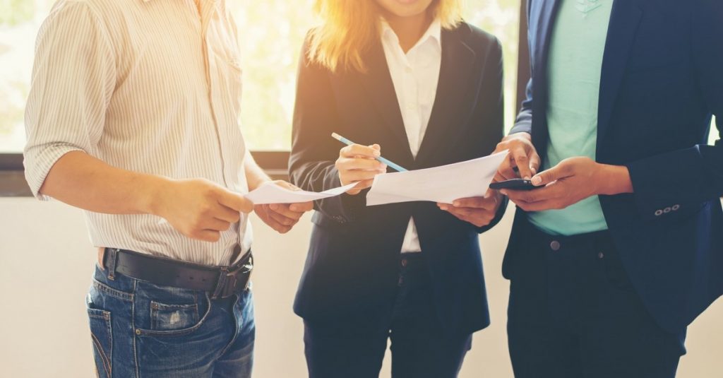 Como abordar um cliente pela primeira vez - 3 dicas infalíveis para vender muito